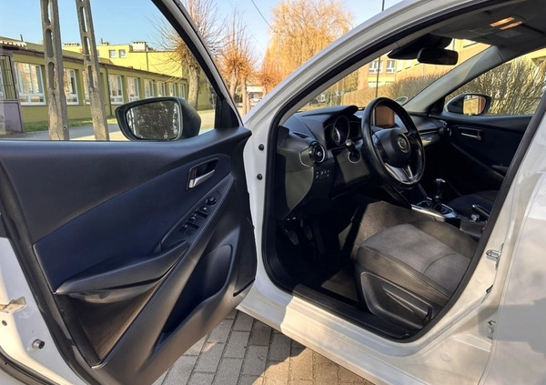 Mazda 2 cena 47999 przebieg: 111600, rok produkcji 2017 z Warszawa małe 254